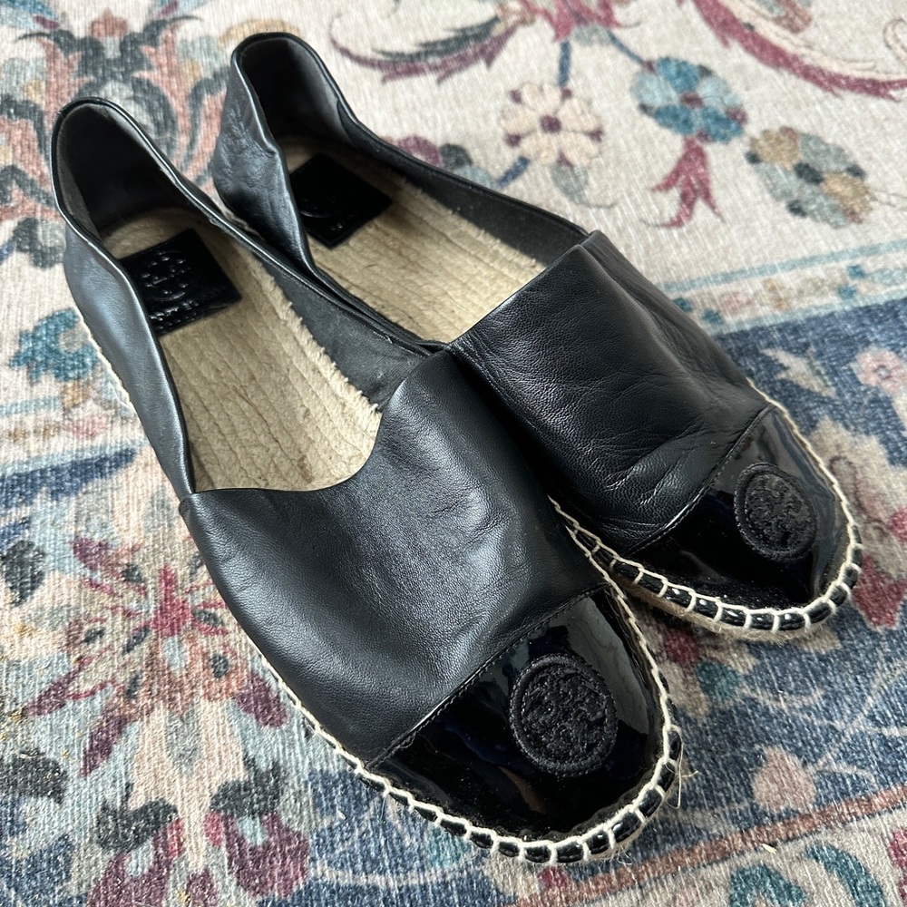 TORY BURCH - FLAT ESPADRILLE (BLACK)